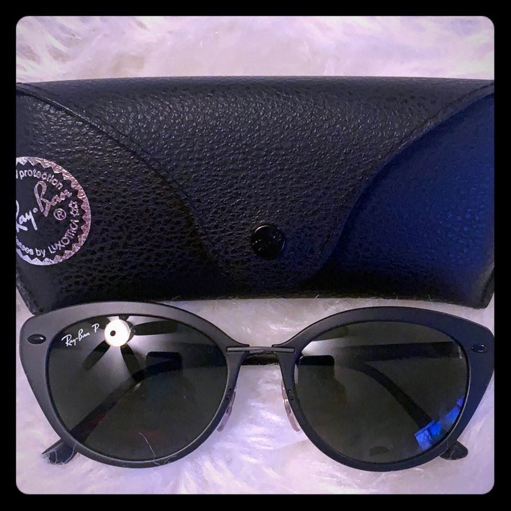 RAY BAN SUNGLASSES BLACK SLEEK CLASSIC STYLE